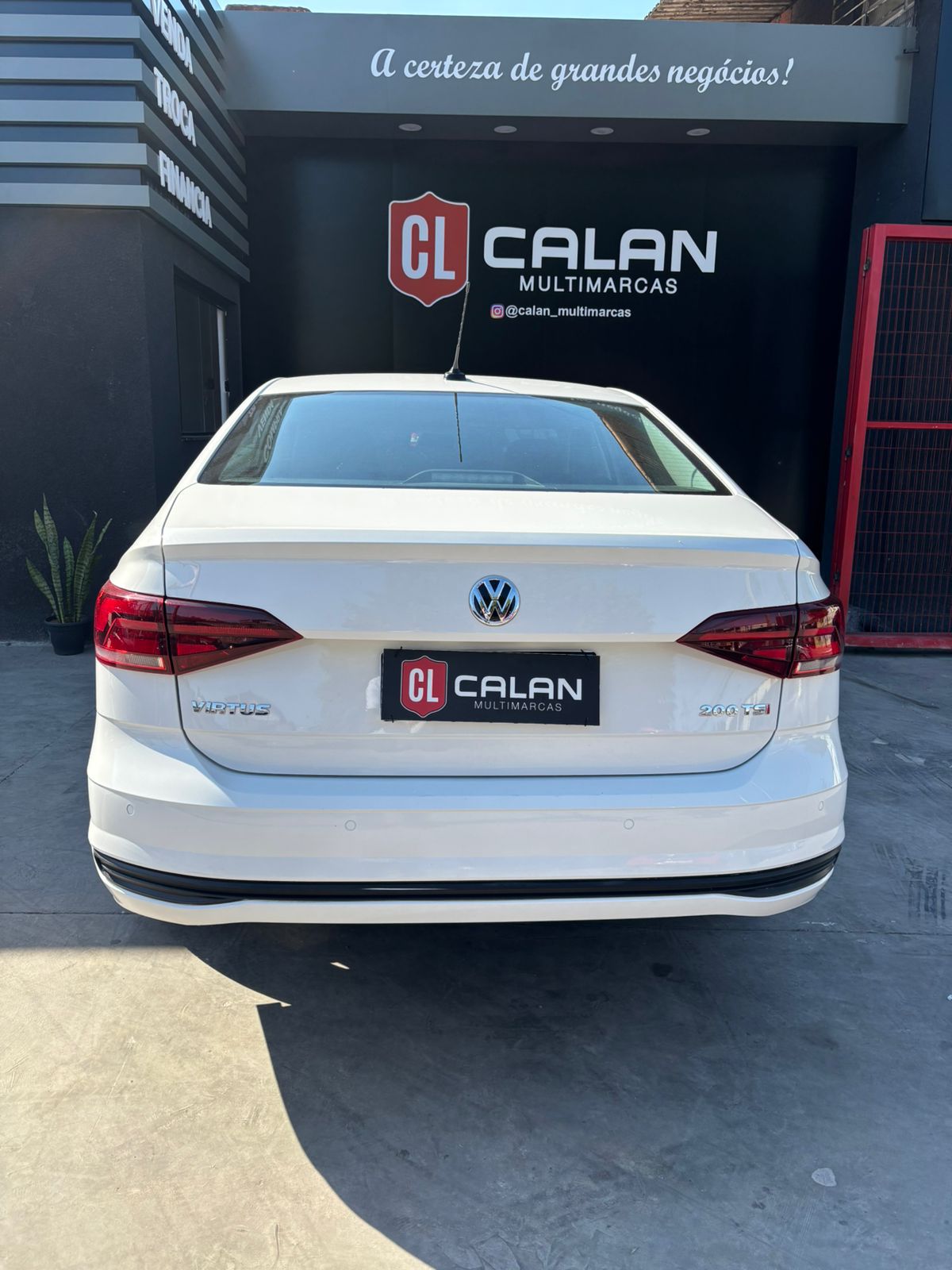 Volkswagen Virtus Comfortline 200 TSI 1.0 Flex 12V Automático 2022